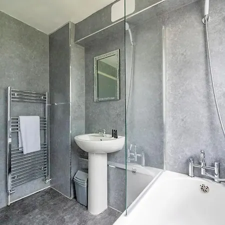 Apartment *f6gh For Your Relaxed & Cosy + Free Parking & Wifi